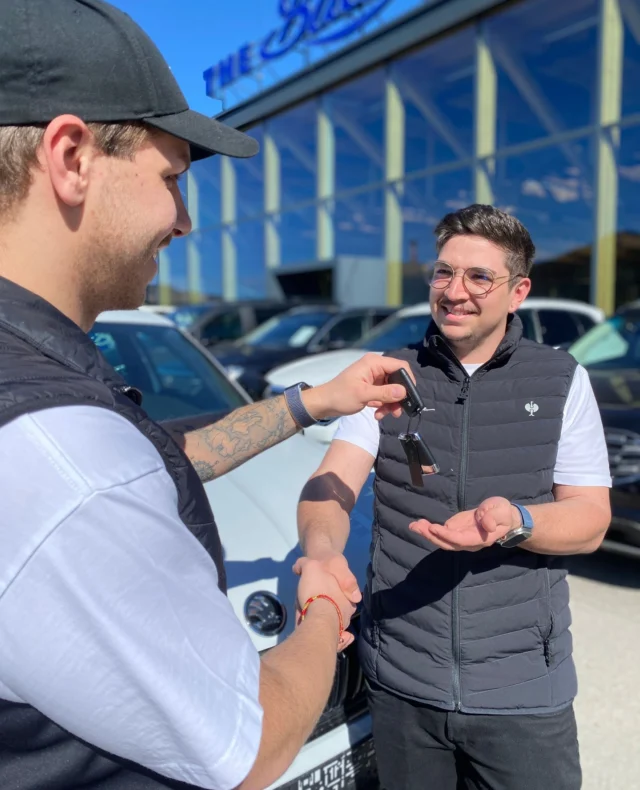 🚗 Verkaufe dein Auto einfach & stressfrei! 💰⁠
⁠
Du willst dein Auto loswerden, aber hast keine Lust auf komplizierte Verkaufsprozesse? Wir machen es dir leicht! Egal welche Marke, wir kaufen dein Fahrzeug – schnell, fair und unkompliziert.✨⁠
⁠
Alles, was du tun musst: Nimm Kontakt mit uns auf und übermittle uns die wichtigsten Fahrzeugdaten. Schon erhältst du ein Erstangebot. Nach einer kurzen Überprüfung deines Autos machen wir dir ein finales, faires Angebot. Bist du einverstanden, unterschreibst du den Kaufvertrag und erhältst dein Geld. Einfach, sicher und ohne versteckte Kosten! 🚘⁠
⁠
Je mehr Infos du uns gibst, desto schneller können wir dein Auto bewerten. Ein paar Fotos, der Kilometerstand und die Erstzulassung helfen uns, dir sofort ein passendes Angebot zu machen. 🧡⁠
⁠
Klingt gut? Dann melde dich jetzt! 😁⁠
⁠
📧 martin.voegele@autohaus-schweiger.at⁠
📲 WhatsApp: +43 664 8545222⁠
⁠
#autohausschweiger #gebrauchtwagen #fahrzeugankauf
